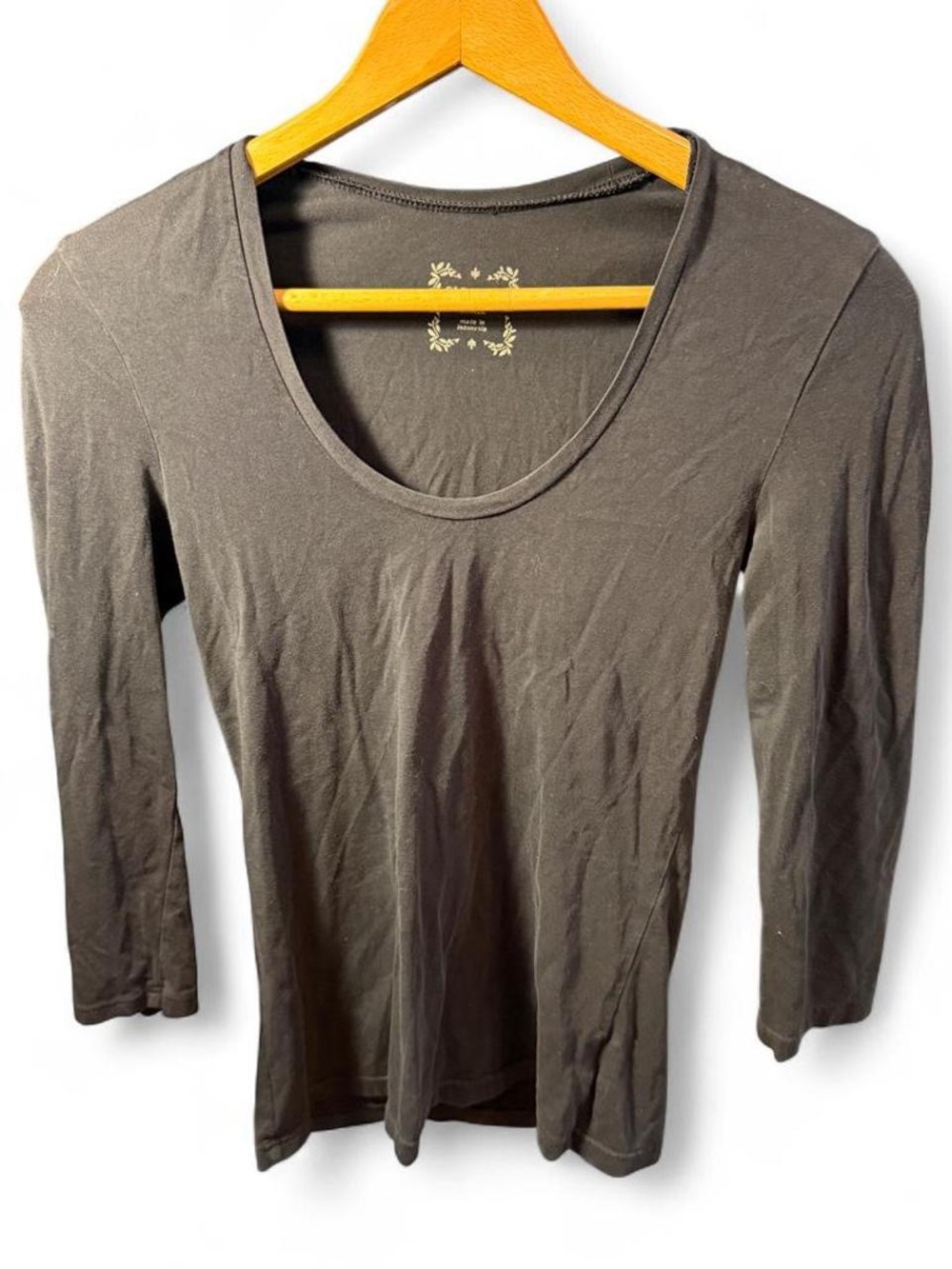 Classic Scoop Neck Long-Sleeve Top - Black